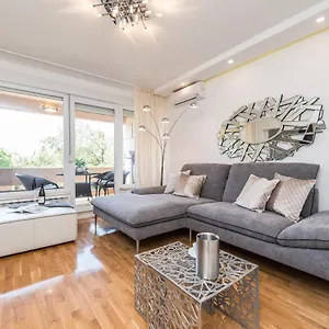Marina Yacht Apartment Zadar